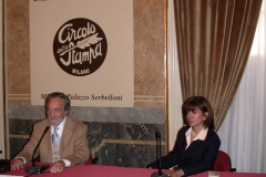 Konferenz im Presseclub, Mailand (1998)